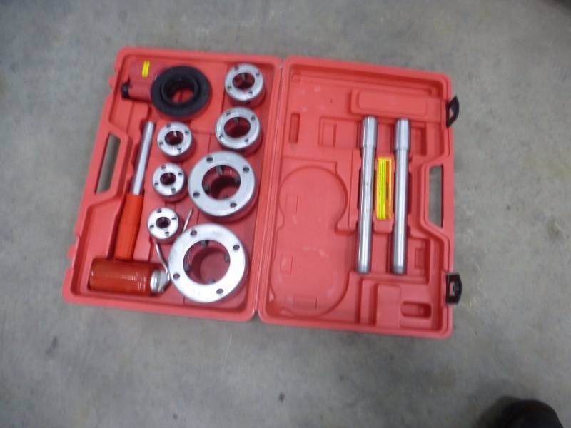 Central Force Pipe Threading Kit