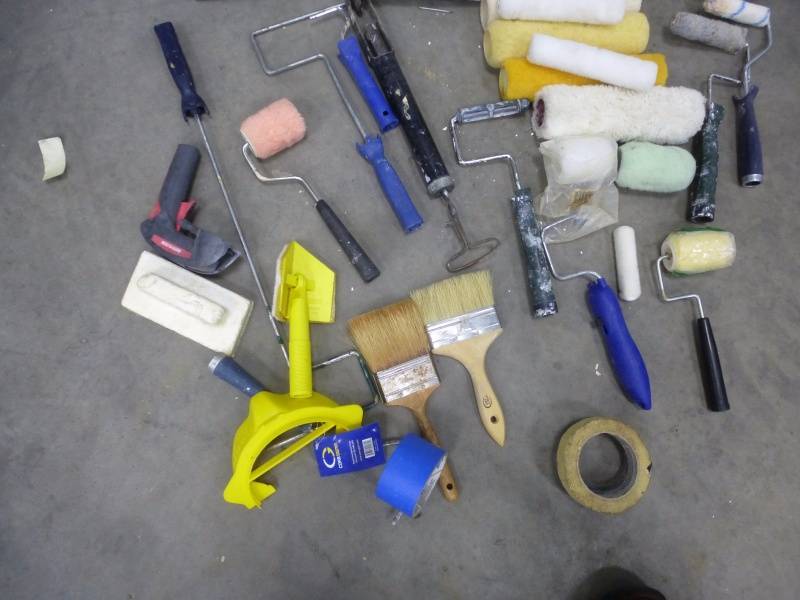 Paint Rollers & Brushes