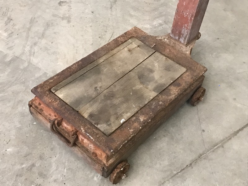 lot 3 image: Antique Rolling Scale