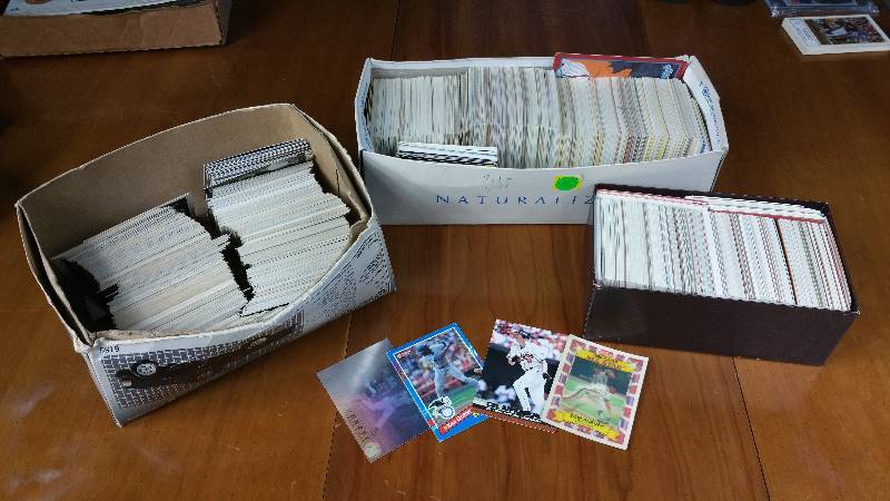 Large Group of Unsorted Baseball Cards