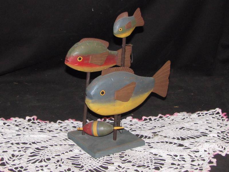 lot 7 image: Wood Fish Carving