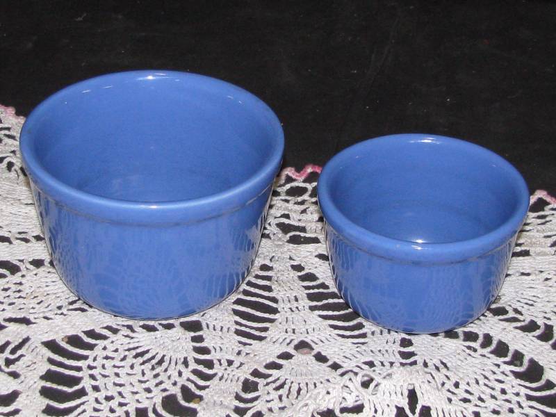 lot 33 image: Blue Stoneware Bowls