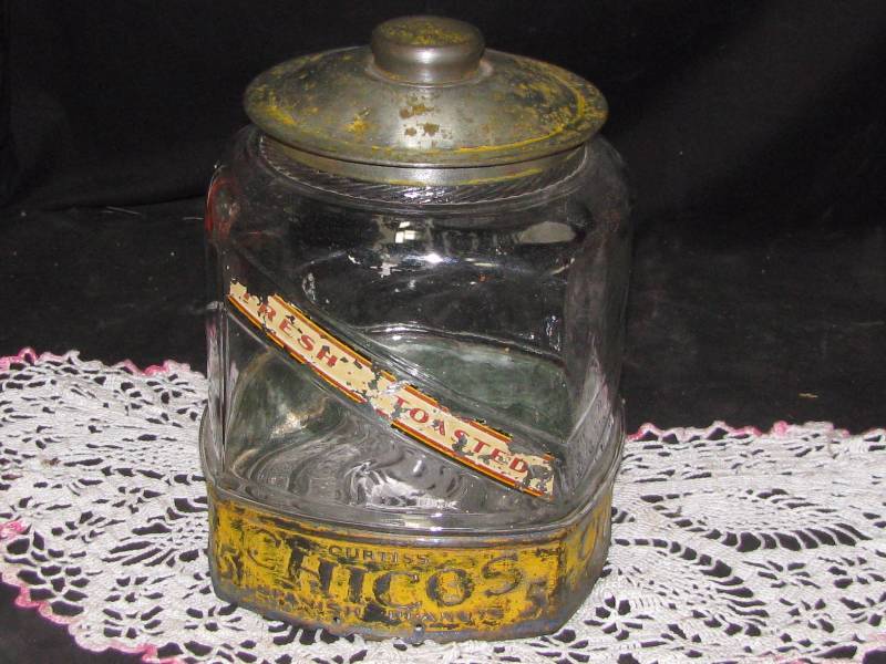 lot 35 image: Chicos 5 cent Toasted Peanut Jar