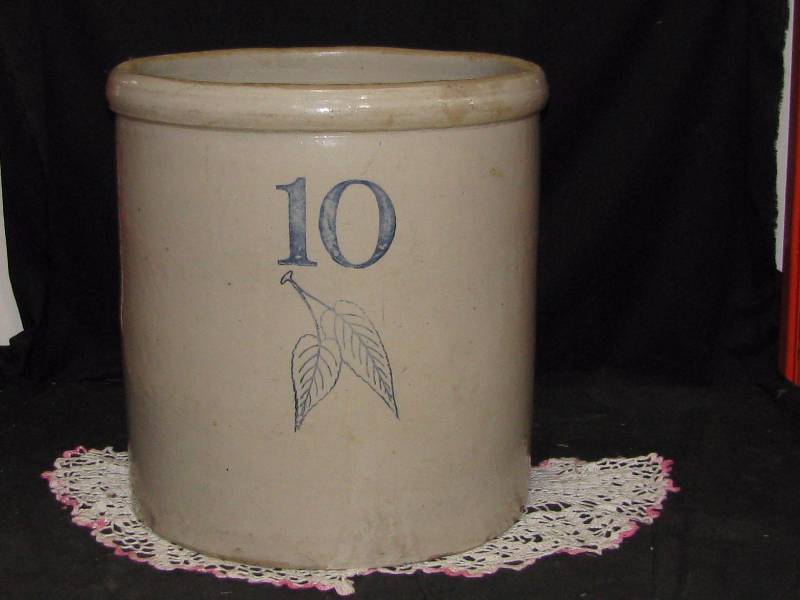 lot 36 image: Red Wing 10gl Birch Leaf Crock