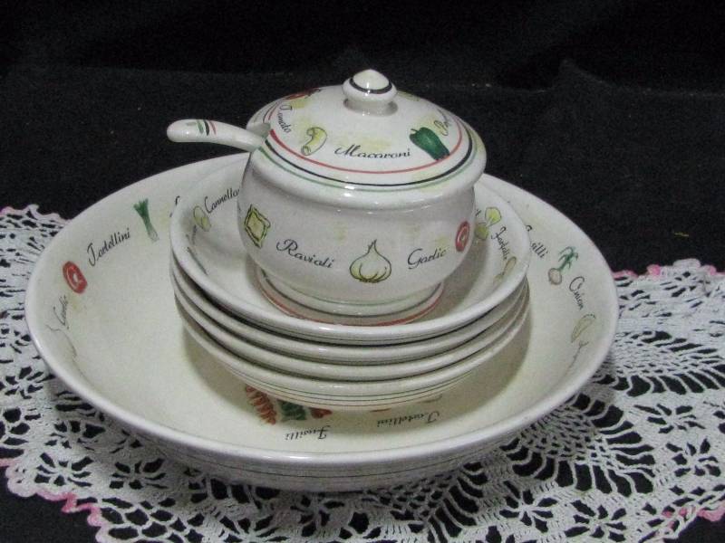 lot 42 image: Salad Bowl & Soup Bowls