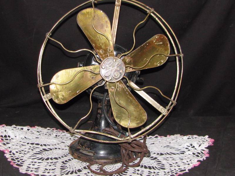 lot 56 image: General Electric Fan