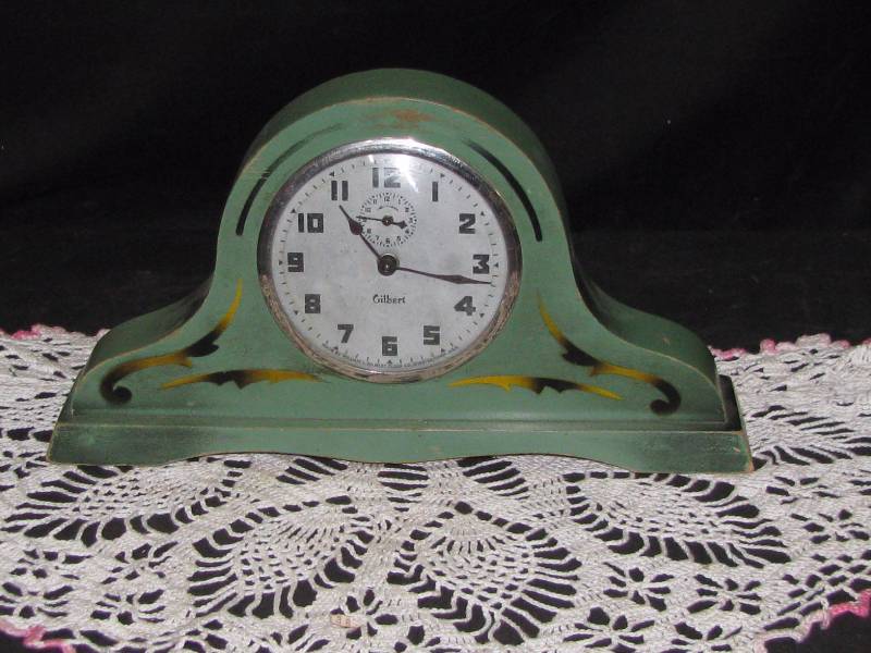 lot 58 image: Gilbert Mantle Clock