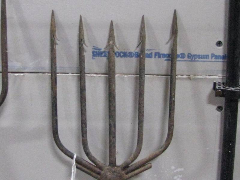 lot 4 image: Ice Fishing Spear RANDALL