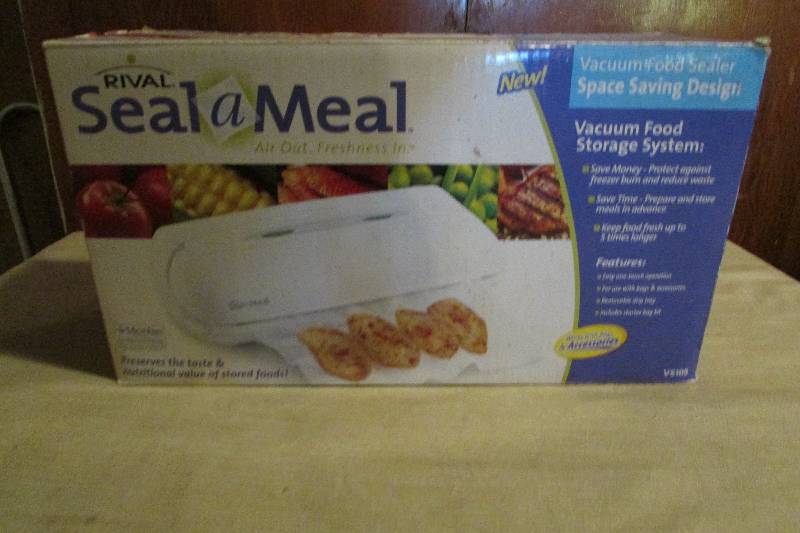 lot 10 image: Seal a Meal