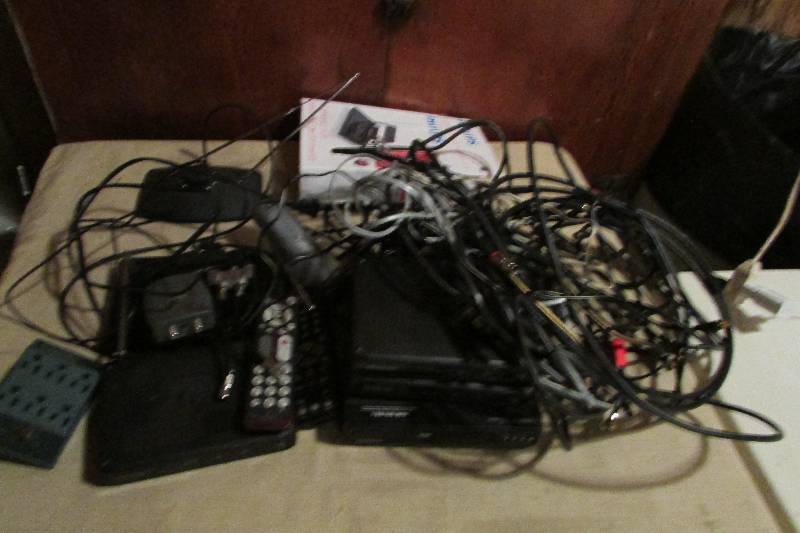 lot 38 image: Large Assortment of Electronics