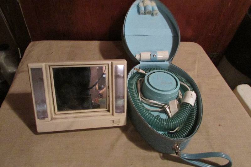lot 39 image: Vintage Hair Dryer And Lighted Mirror