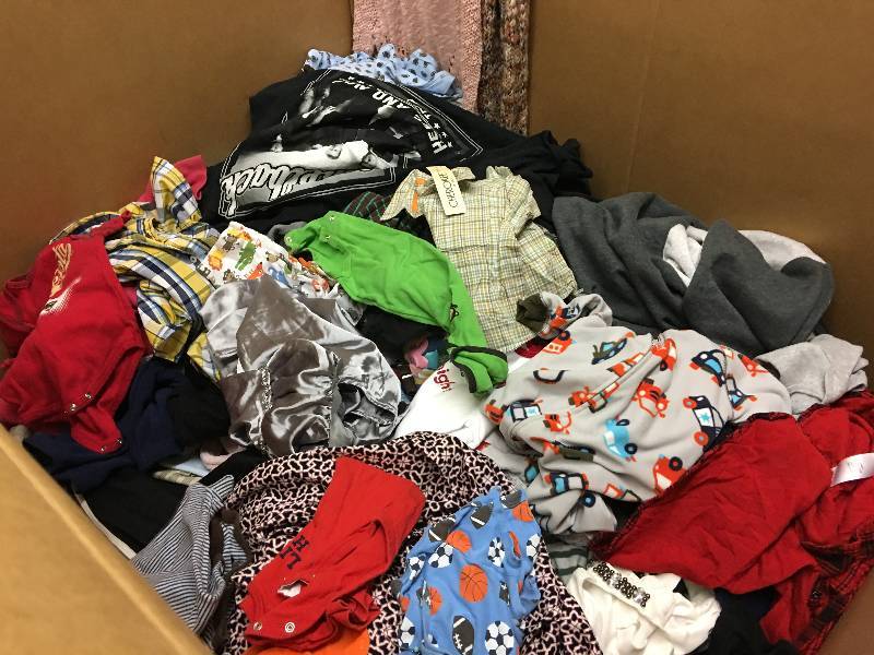 lot 4 image: gaylord of clothing random sizes and colors