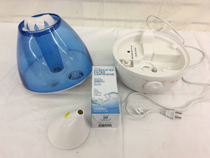 lot 36 image: Crane humidifier