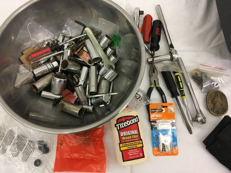 lot 119 image: tools,sockets,hatchet