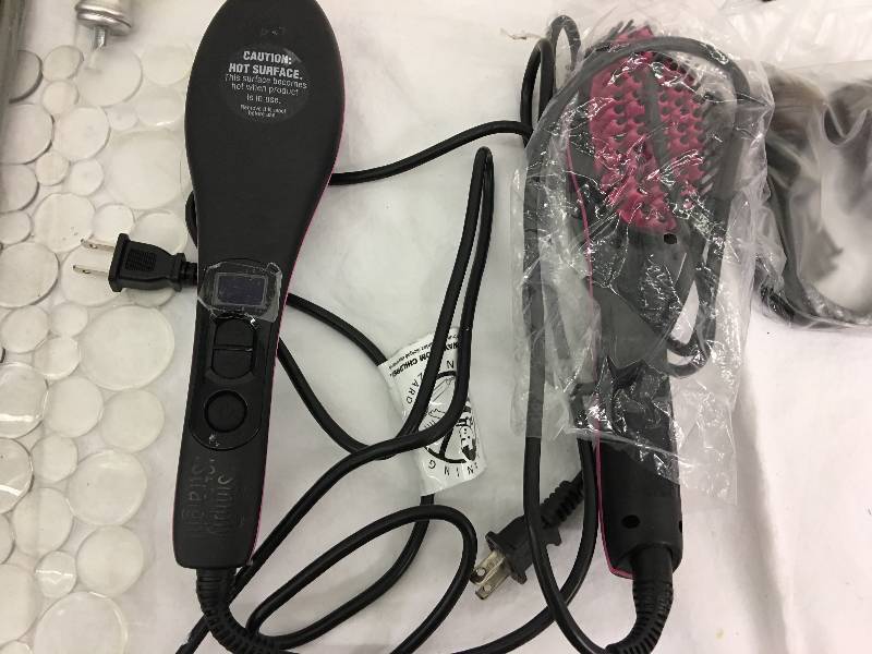 lot 124 image: Simply Straight Ceramic Hair Straightening Brush, BlackPink