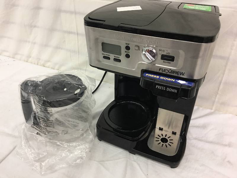 lot 129 image: Hamilton Beach FlexBrew 49983A Single Serve  Full Pot Coffee Maker