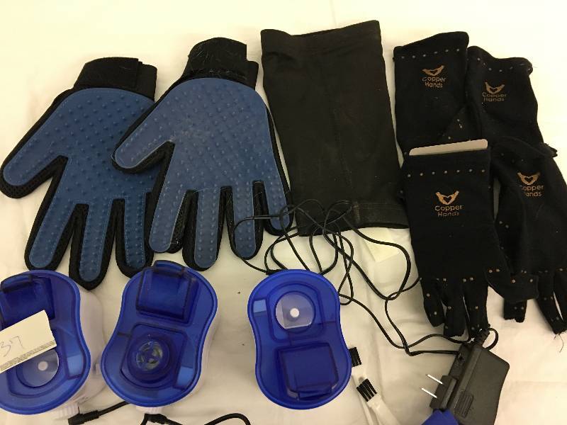 lot 137 image: copper fit gloves,dog gloves, personal humidifiers