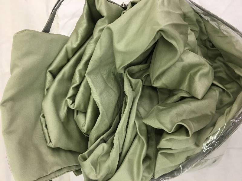 lot 181 image: Full  400 tc solid satin sheets wamsutta