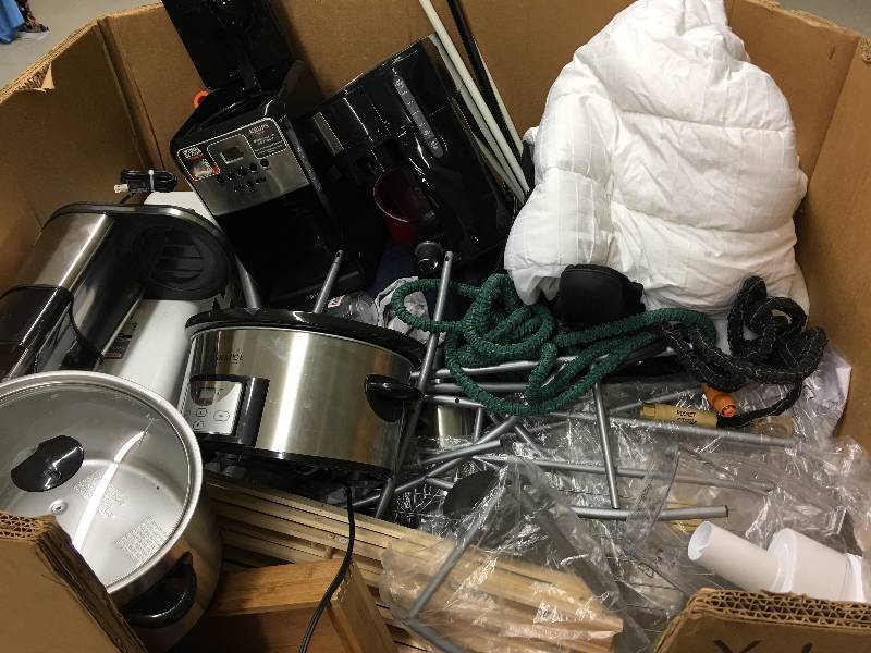 lot 192 image: pallet of repairable merchandise and non picked up merchandise appliances,toys,clothing,misc items