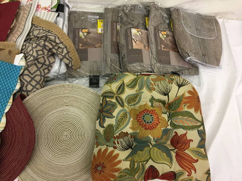 lot 204 image: placemats and chair cushions