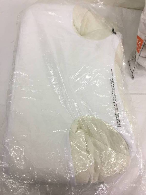 lot 212 image: cpap pillow,twin xl comforter