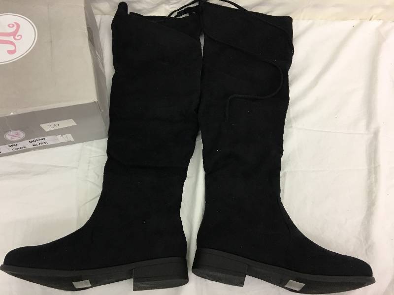 lot 247 image: Journee Collection Womens Mount Over-the-knee Faux Suede Boots retail $84 size 7