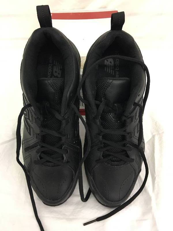 lot 256 image: new balance training shoe size 10
