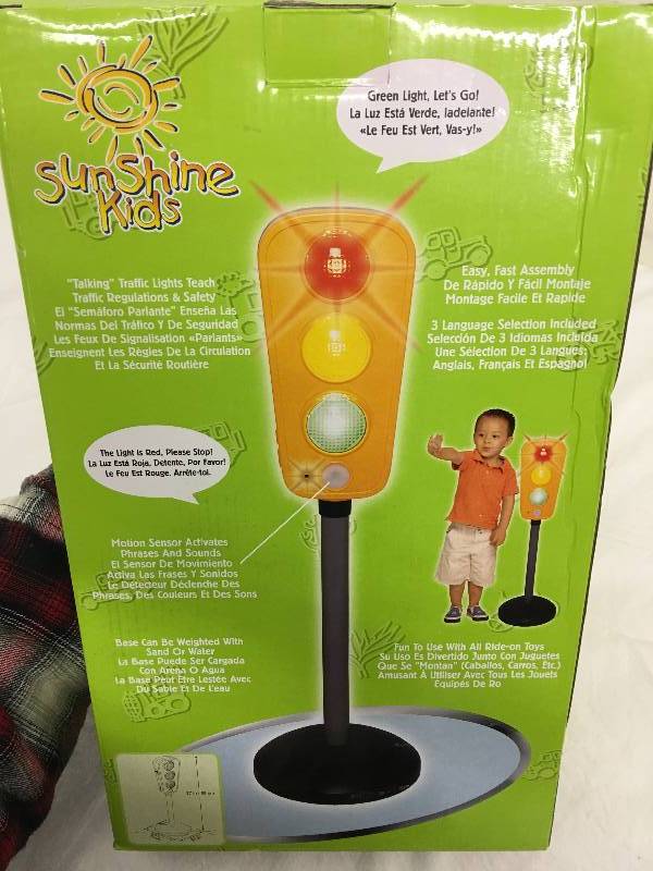 lot 259 image: Sunshine Kids Traffic Light In 3 Languages and 18 Phrases Kids Toy