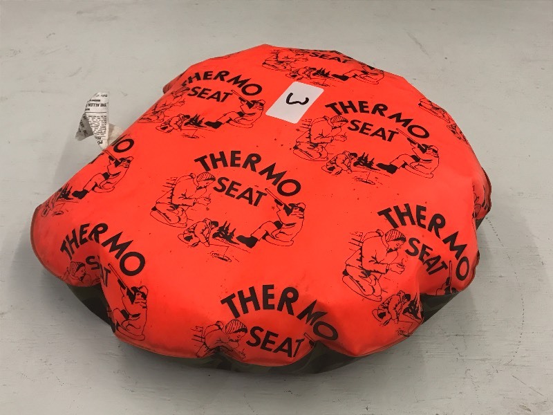 lot 3 image: Thermo Seat HuntingFishing Padded ...