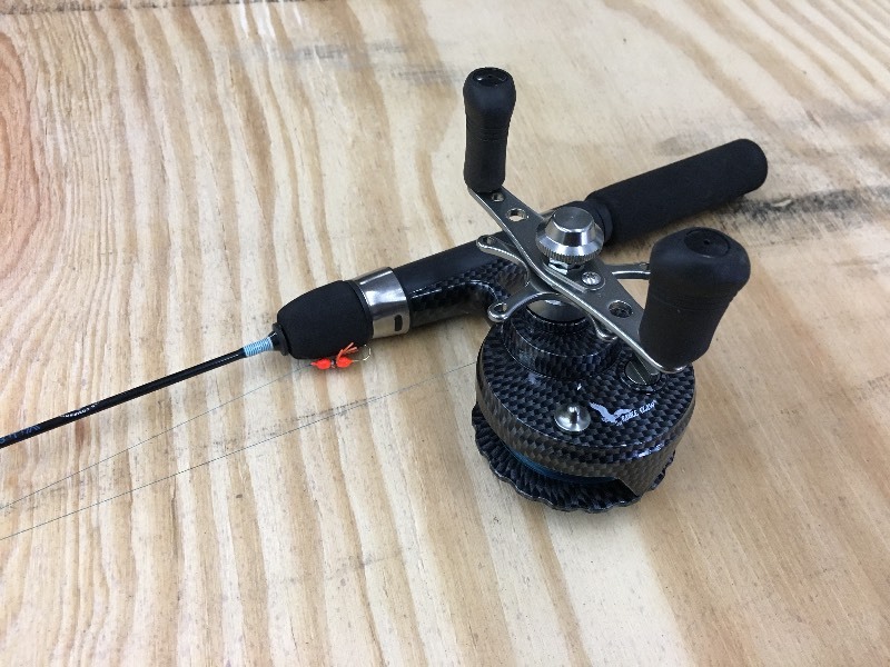 lot 39 image: Eagle Claw Ice Rod & Reel Combo