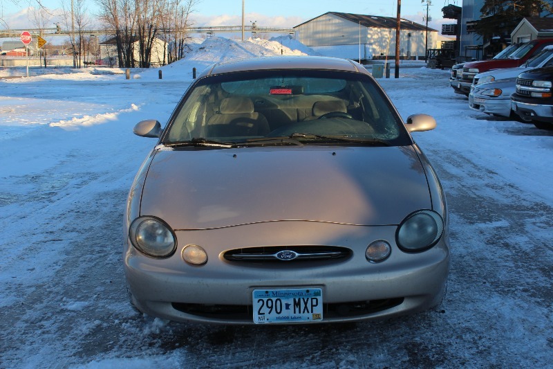 1999 Ford Taurus SE