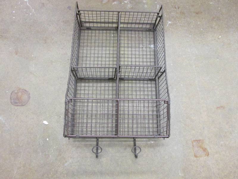 Metal Mesh Wall Rack with Hooks 27H...