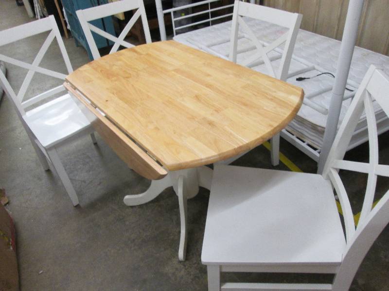 Drop Leaf Dining Table with 4 Chair...