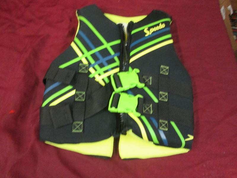 Speedo Youth Size Life Jacket...