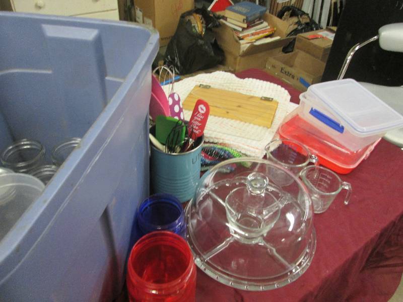 Tote containing rugs, utensil caddy...