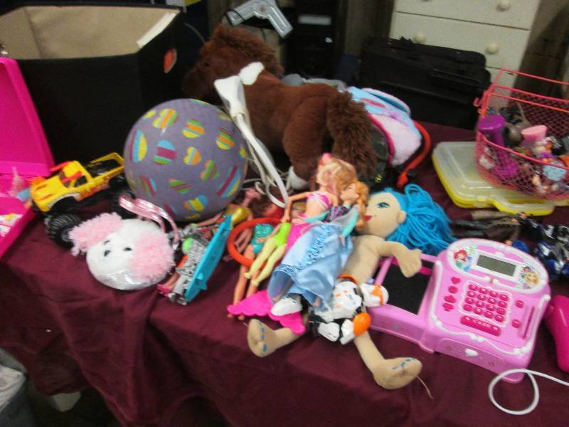 Toys in a Tote Action figures,Tote...