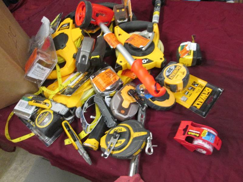 lot 253 image: Large lot of DeWalt tape measures, ...