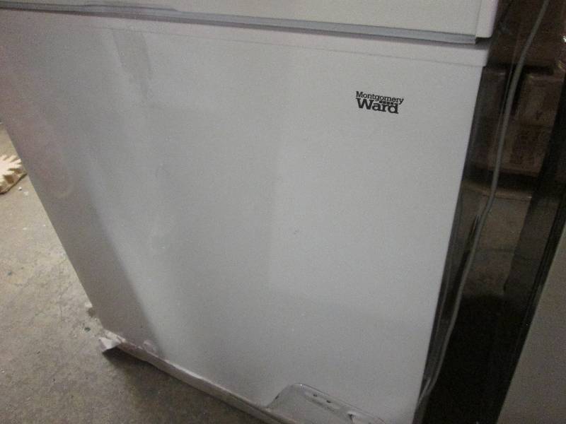 lot 205 image: 5.3 cu. ft. Chest Freezer by Montgo...