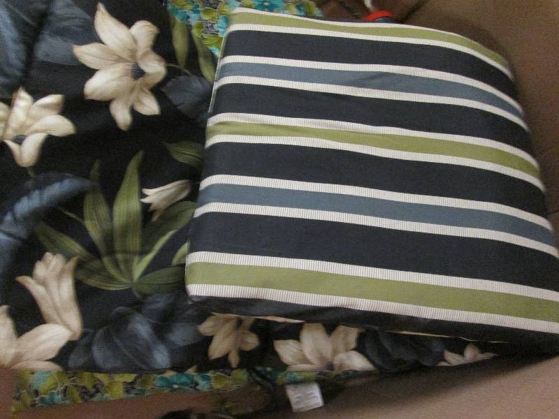 lot 5 image: Hampton Bay  Black Tropical Blossom...