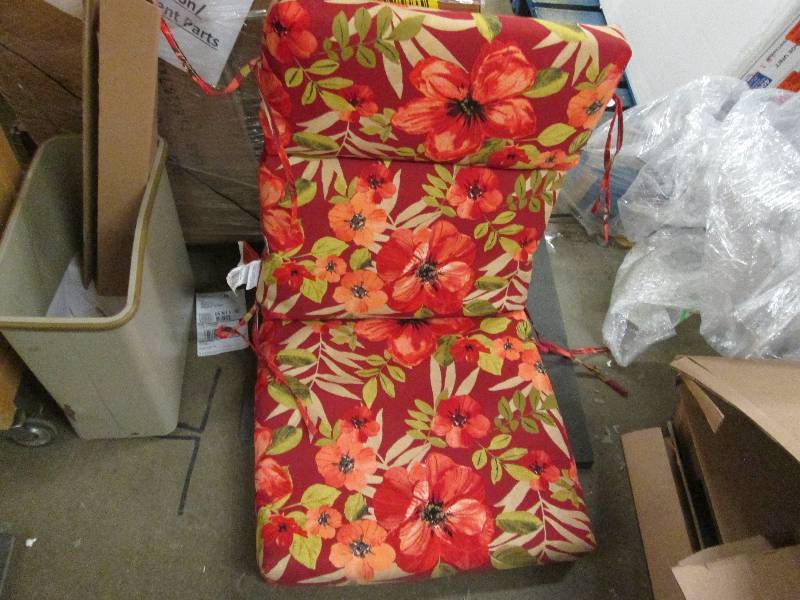 lot 40 image: Hampton Bay  Chili Tropical Blossom...