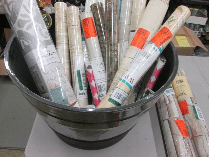 lot 44 image: Large lot of wallpaper & border in ...