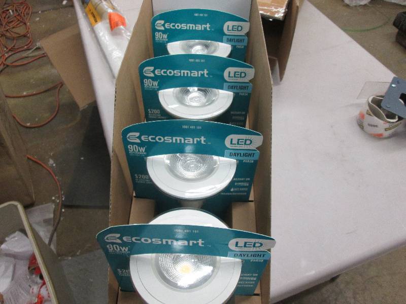 lot 107 image: Lot of 4 Ecosmart 90W Equivalent Da...