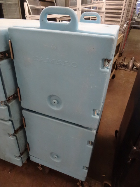 Cambro double door food holding cab...