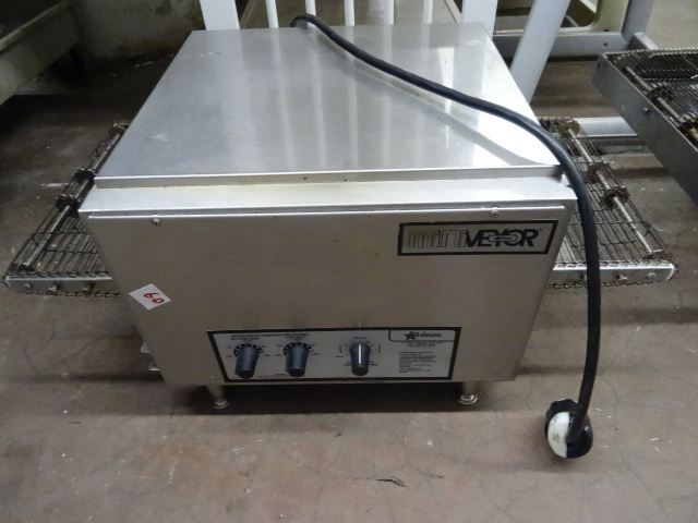 Holman miniveyor conveyor oven. Top...