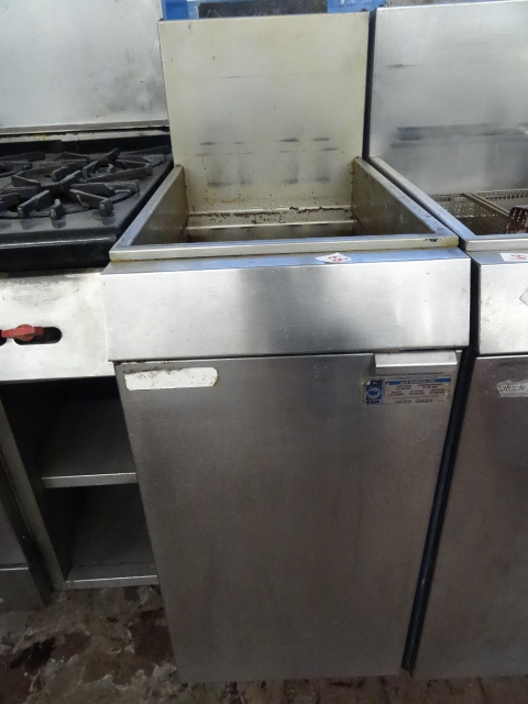 Vulcan EF3 deep fryer. Natural gas....