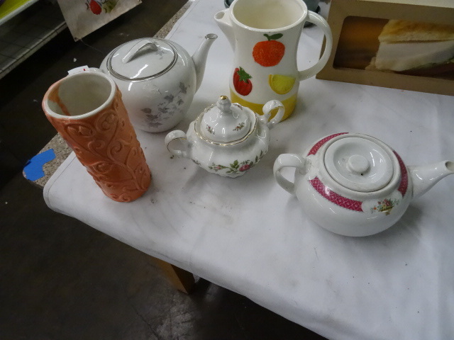 Misc China and ceramic pieces...