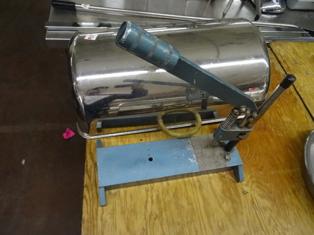 Rollcover for chaffinf pan. Notcher...