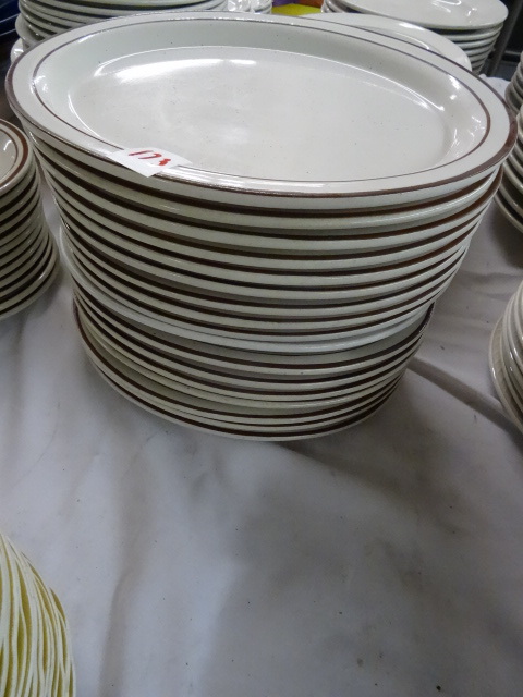 12 oval plates. 7 plates...