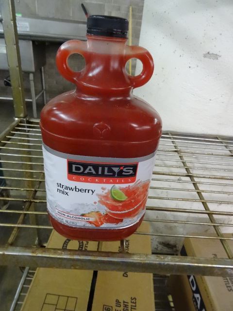 Dailys fruit mixers. Strawberry daq...