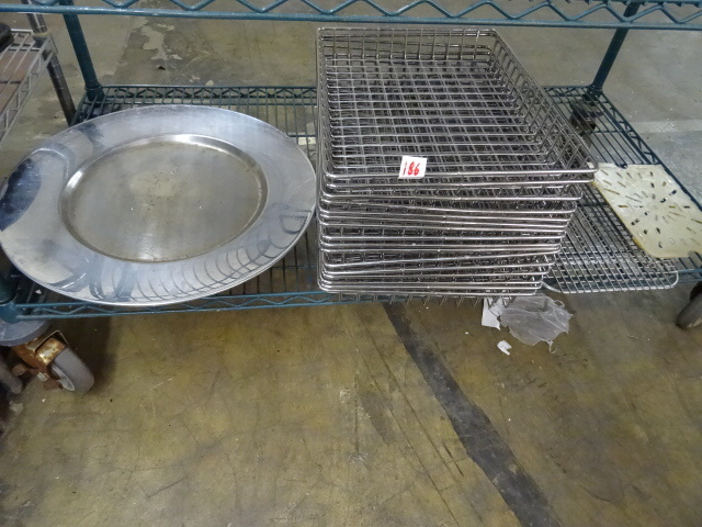 Lazy susan. Bagel baskets...